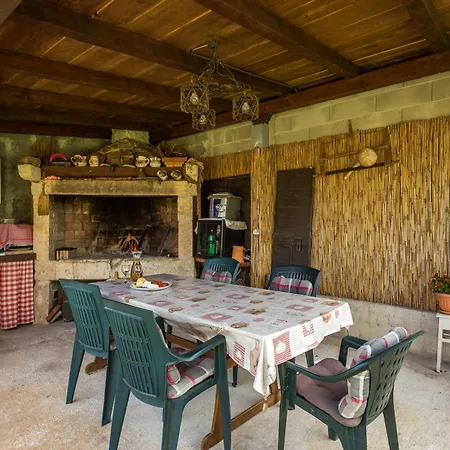 Cozy With Outdoor Bbq And Yard شقة *