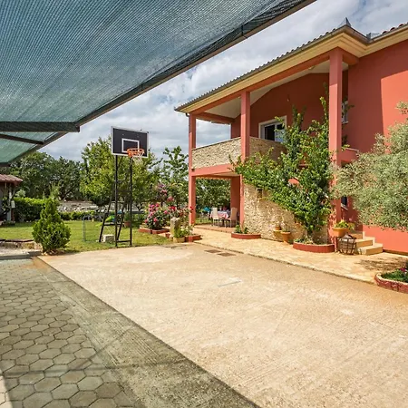 شقة Cozy With Outdoor Bbq And Yard *
